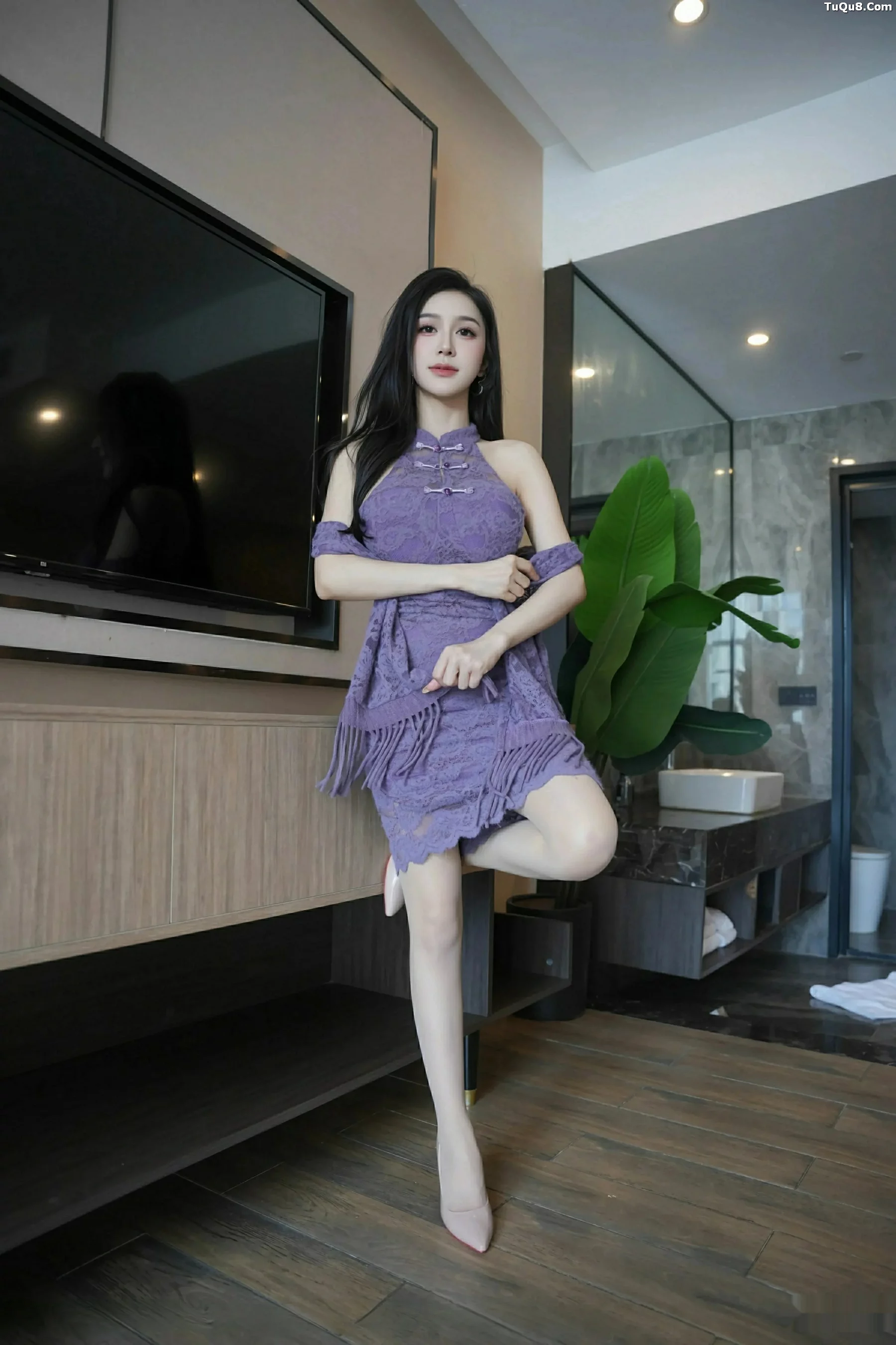 小阿娇Gill性感紫色连衣长裙配白色丝袜秀完美身材绝美写真66P