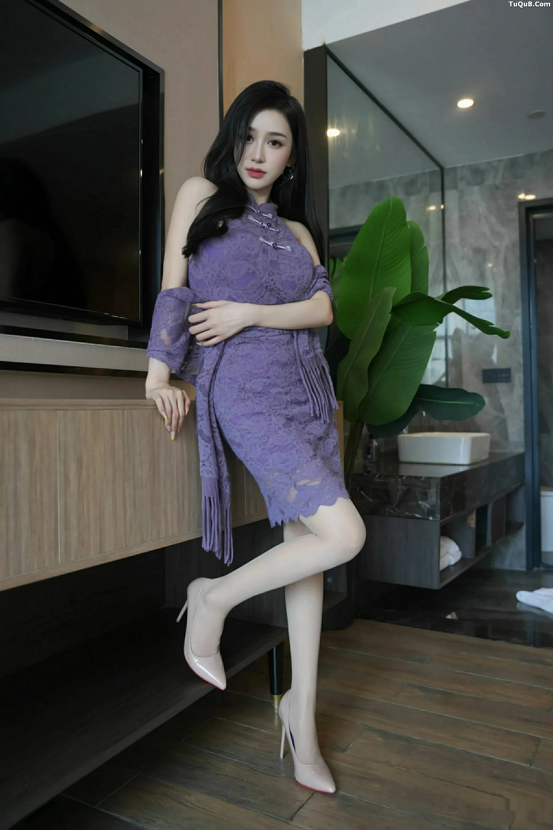 小阿娇Gill性感紫色连衣长裙配白色丝袜秀完美身材绝美写真66P 6