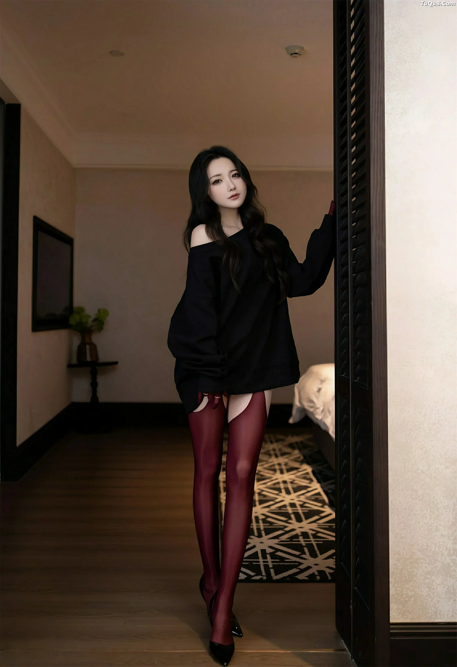 鱼子酱Fish性感黑色情趣内衣配红丝吊袜秀曼妙身材绝美写真66P 4