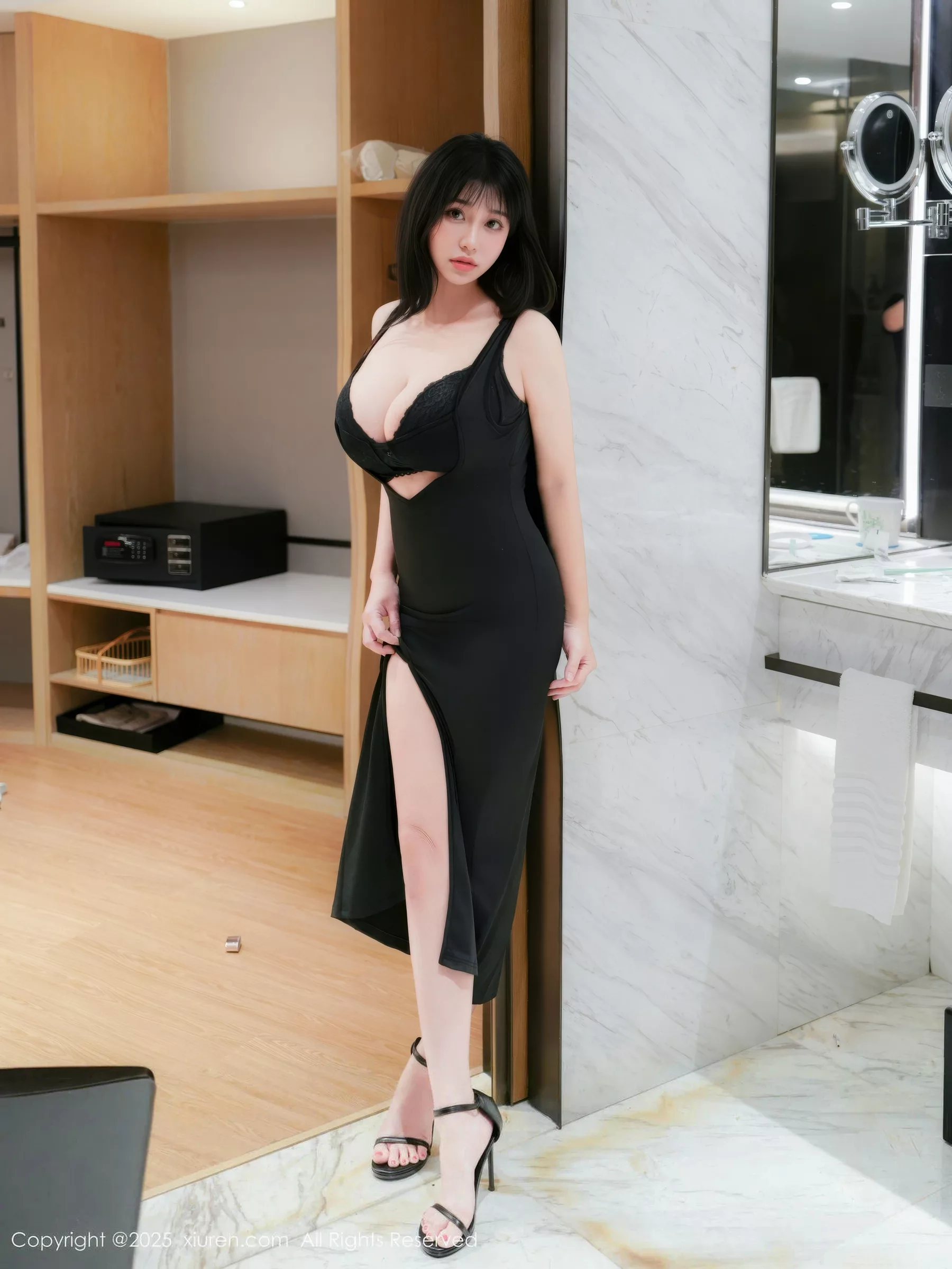 小紫藤性感黑色连衣裙露黑色蕾丝内衣秀丰满身材绝美写真64P 5