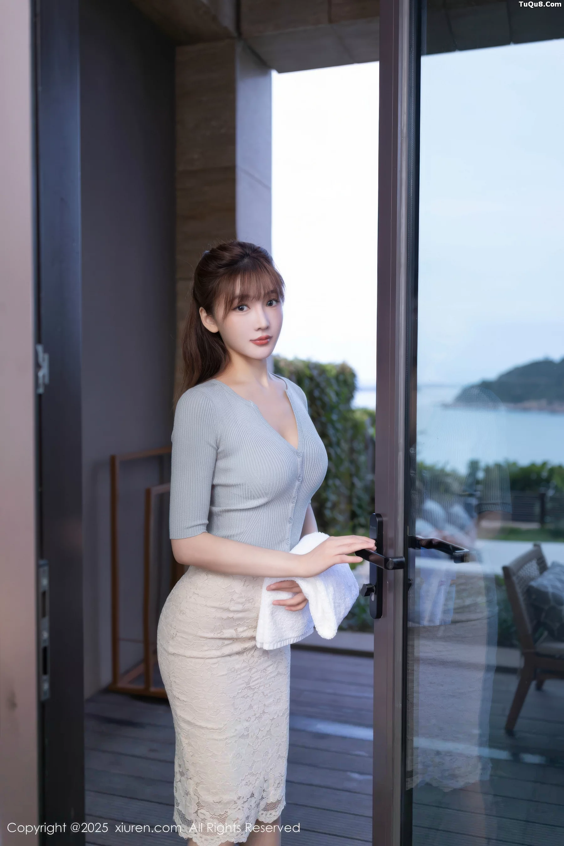 Lù Xuānxuān's sensual light long dress, revealing white lingerie paired with white stockings, showcasing a delicate and beautiful figure, gorgeous photoshoot 69P 6