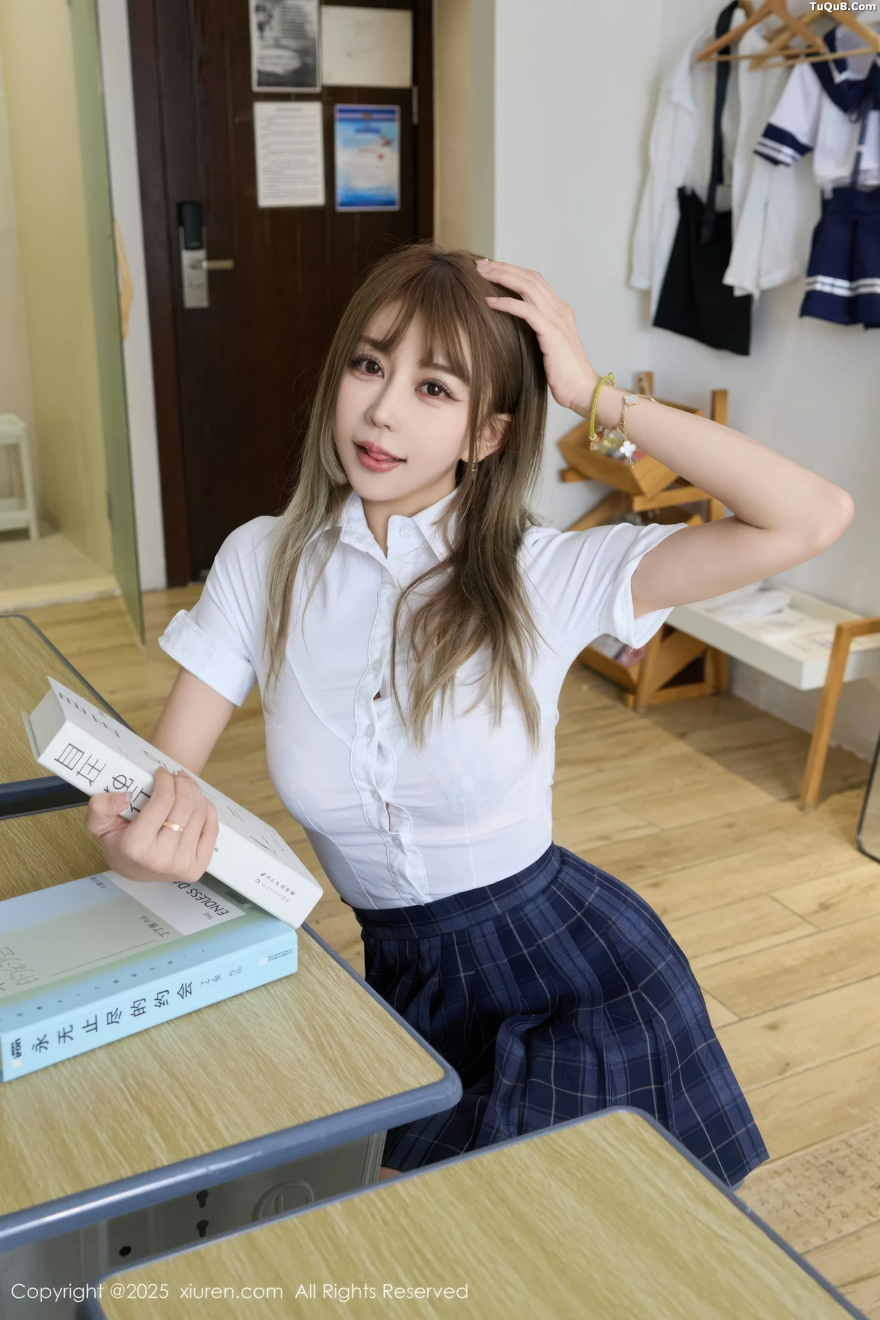 Zoe Yoyou classroom scene sexy JK costume paired with ultra-thin flesh showing figure, absolutely beautiful photo 66P 3