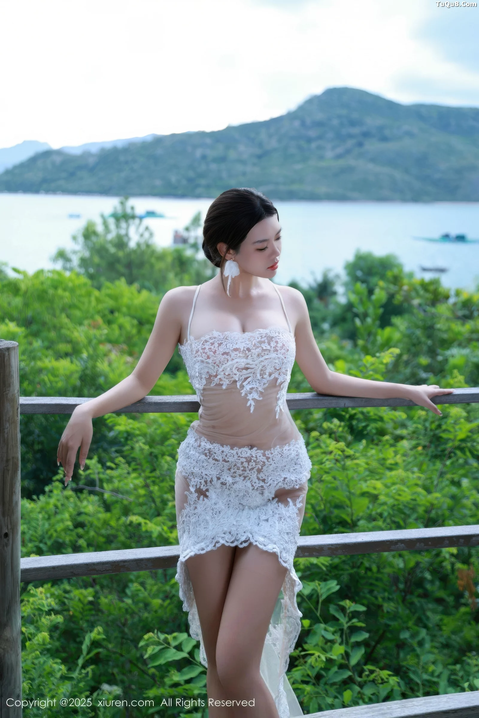 叮当DD性感白色情趣服饰配白色丝袜秀完美身材绝美写真77P