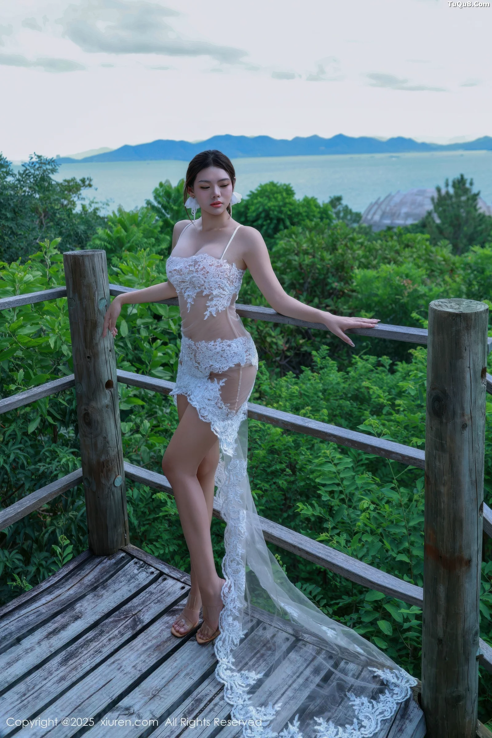 叮当DD性感白色情趣服饰配白色丝袜秀完美身材绝美写真77P 2