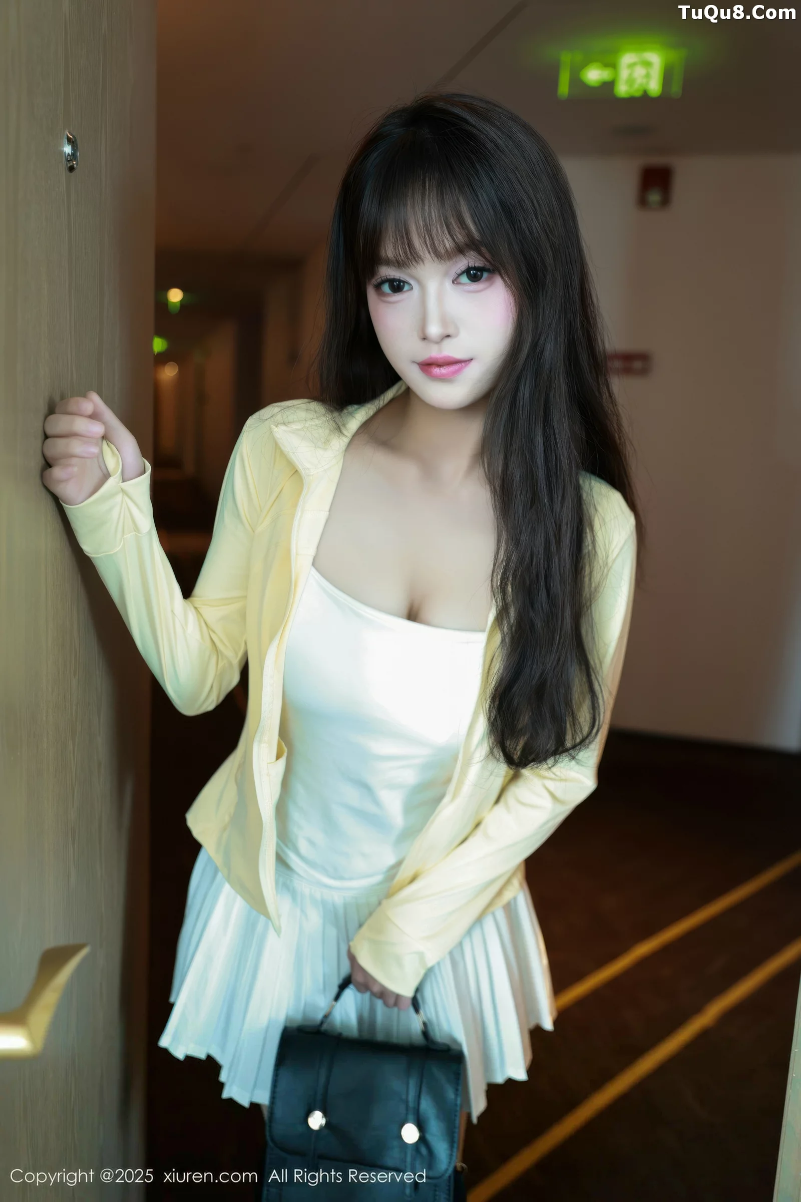 Nuomi sexy white low-cut one-piece mini dress paired with white stockings, showing a perfect figure, absolutely beautiful photo set 78P 3