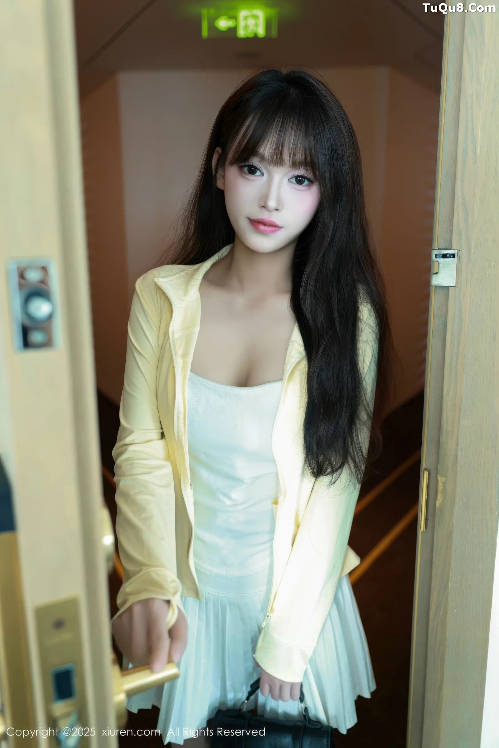 Nuomi sexy white low-cut one-piece mini dress paired with white stockings, showing a perfect figure, absolutely beautiful photo set 78P 6