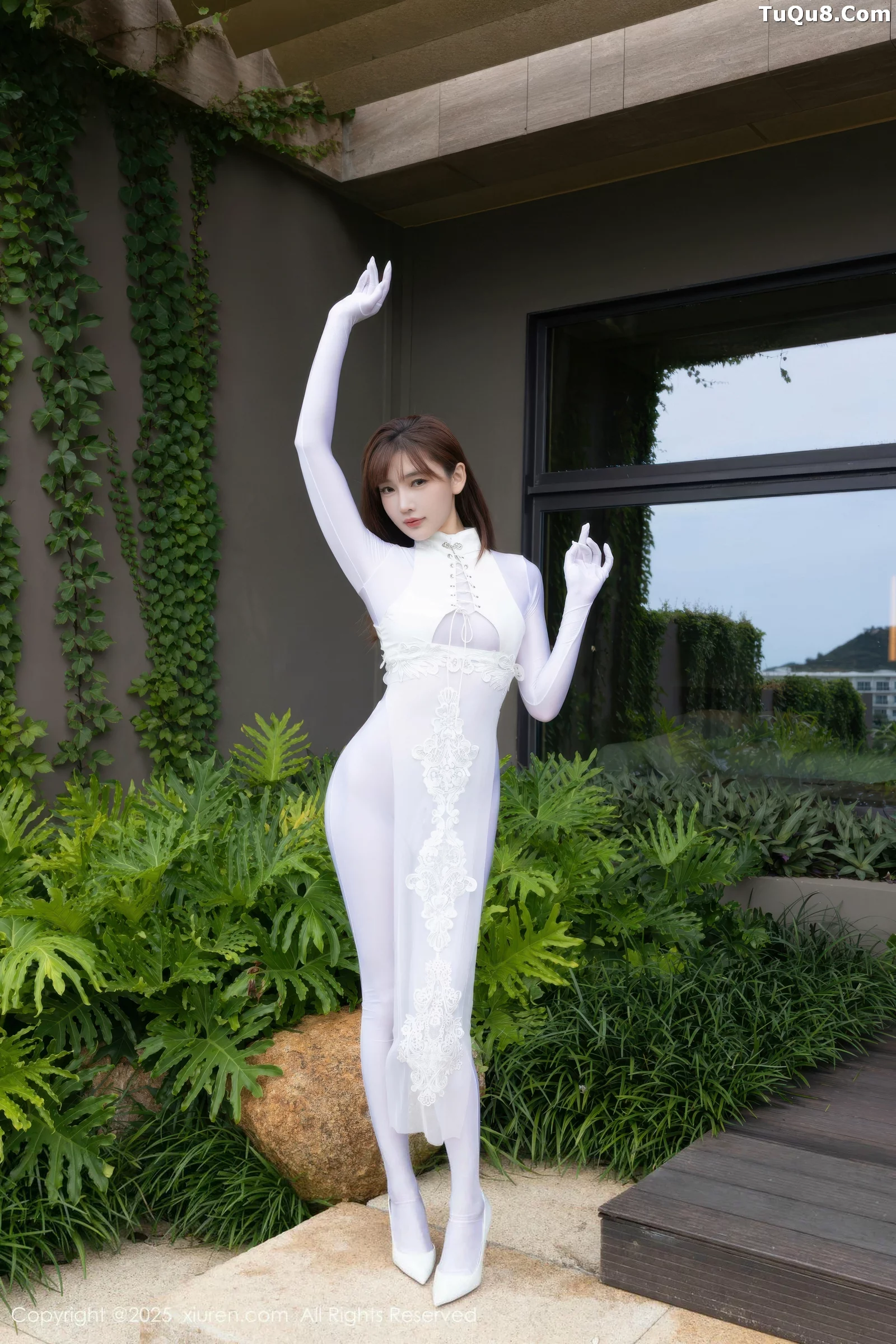 Lù Xuānxuān Sexy White Cheongsam Lingerie One-Piece Photo Shoot Showcasing Perfect Figure and Stunning Beauty 80P