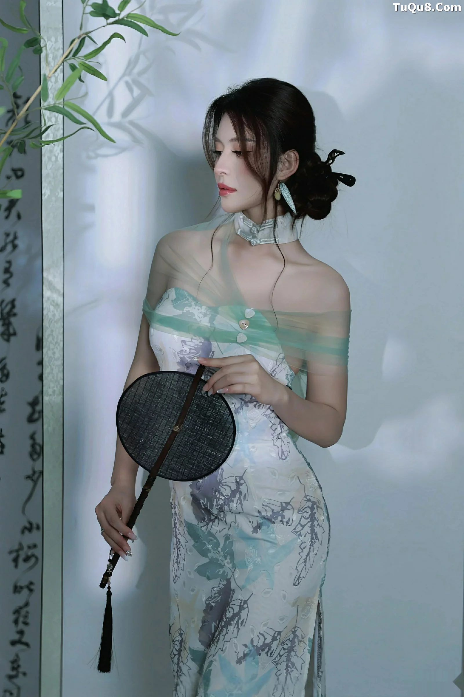 Aisha's Sexy Light-Colored Ancient Style Costume with Ultra-Thin Flesh-Colored, Tall, Graceful Figure, Gorgeous Photo Set 78P 3