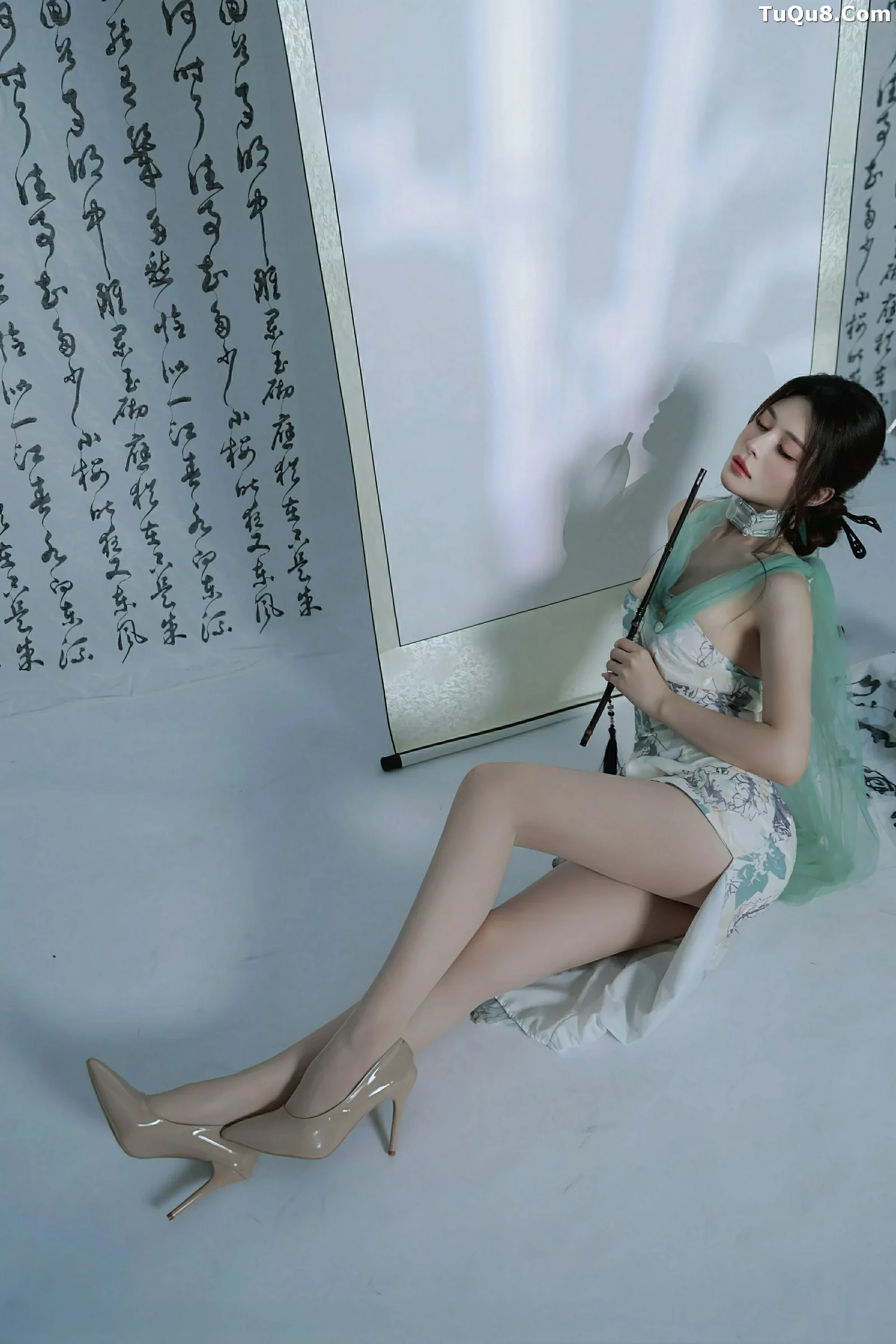 Aisha's Sexy Light-Colored Ancient Style Costume with Ultra-Thin Flesh-Colored, Tall, Graceful Figure, Gorgeous Photo Set 78P 6