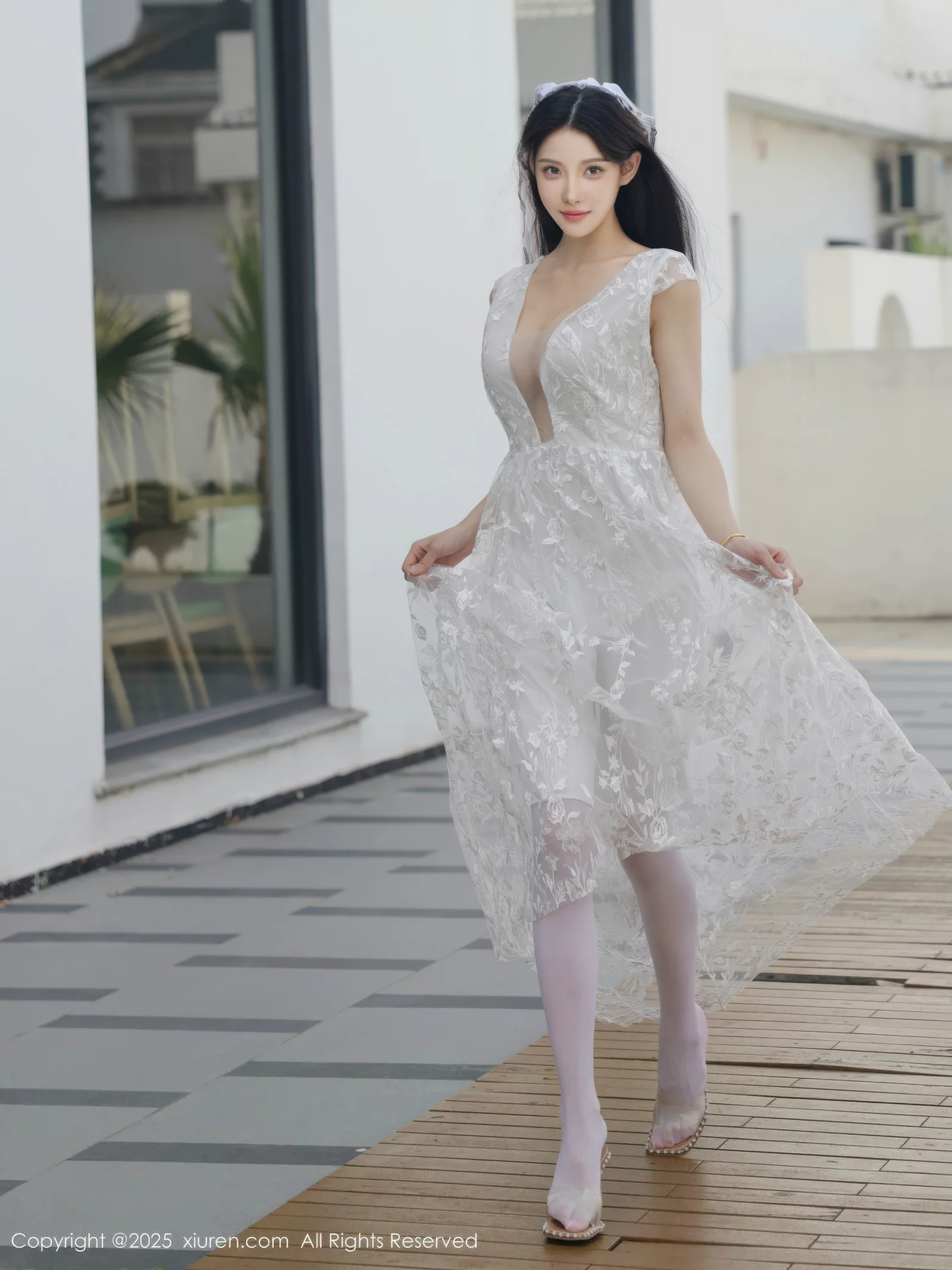 Lí Shuāng'ér sexy low-cut white wedding dress with white stockings showing off voluptuous figure perfect absolute beauty photos 82P 8