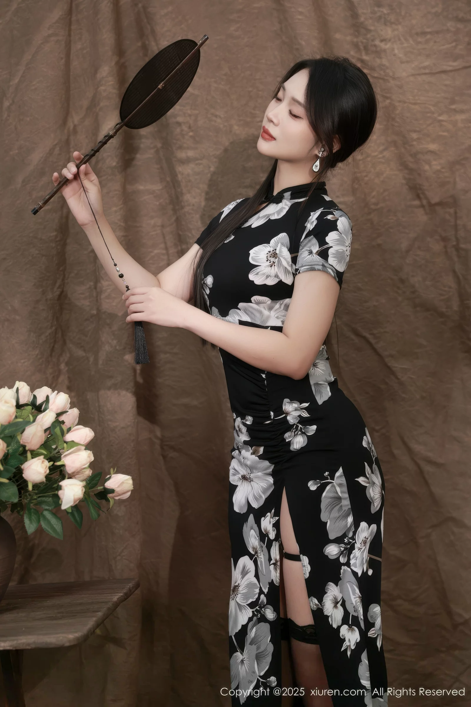 Nan Qiao Sexy Black Cheongsam Revealing Purple Lingerie Paired with Black Stockings Show Off Beautiful Legs Gorgeous Photoshoot 68P 4