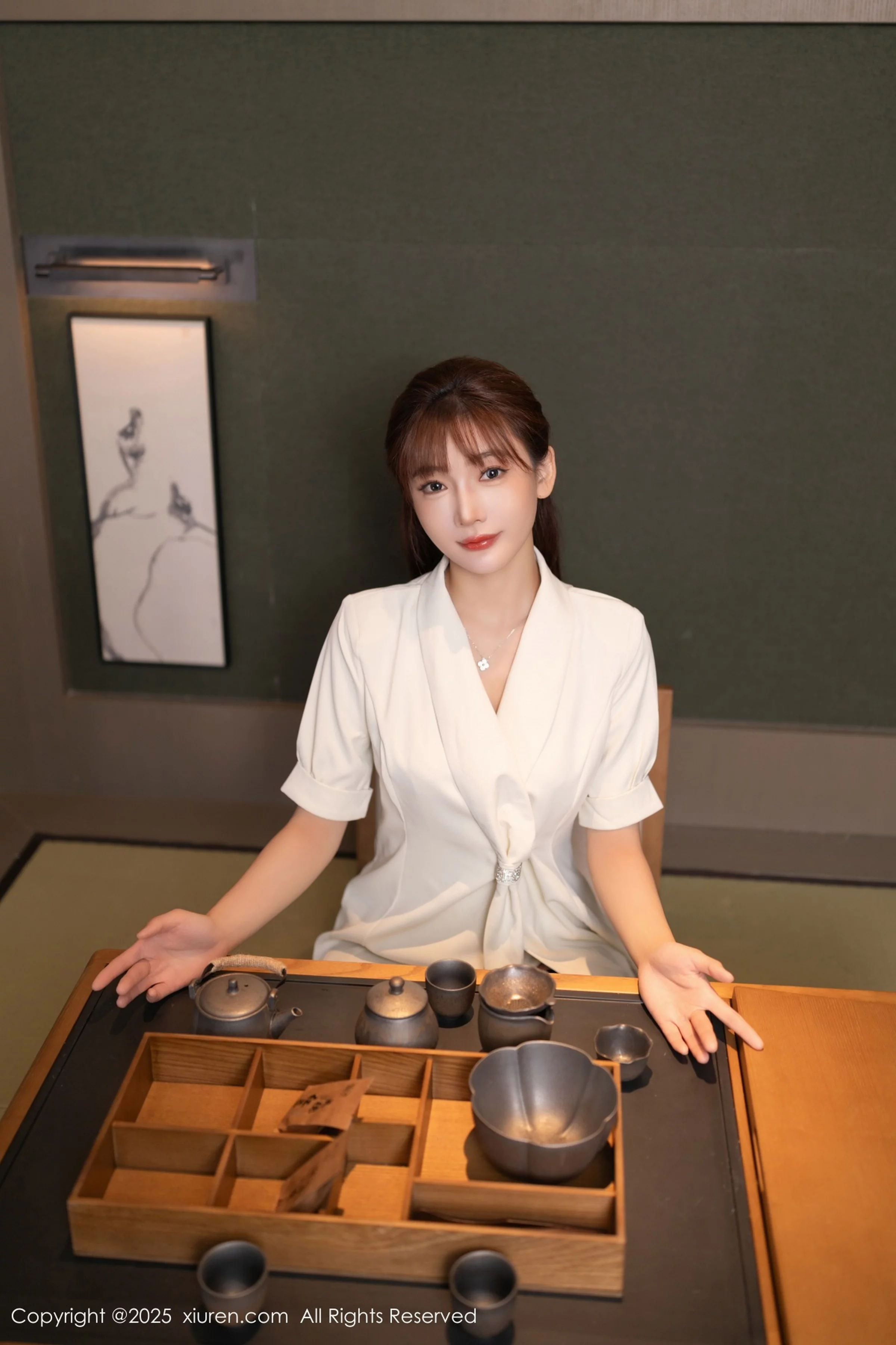 Lu Xuanxuan sexy white suit revealing black lingerie paired with ultra-thin black stockings, showing beautiful legs, gorgeous photoshoot 70P 5