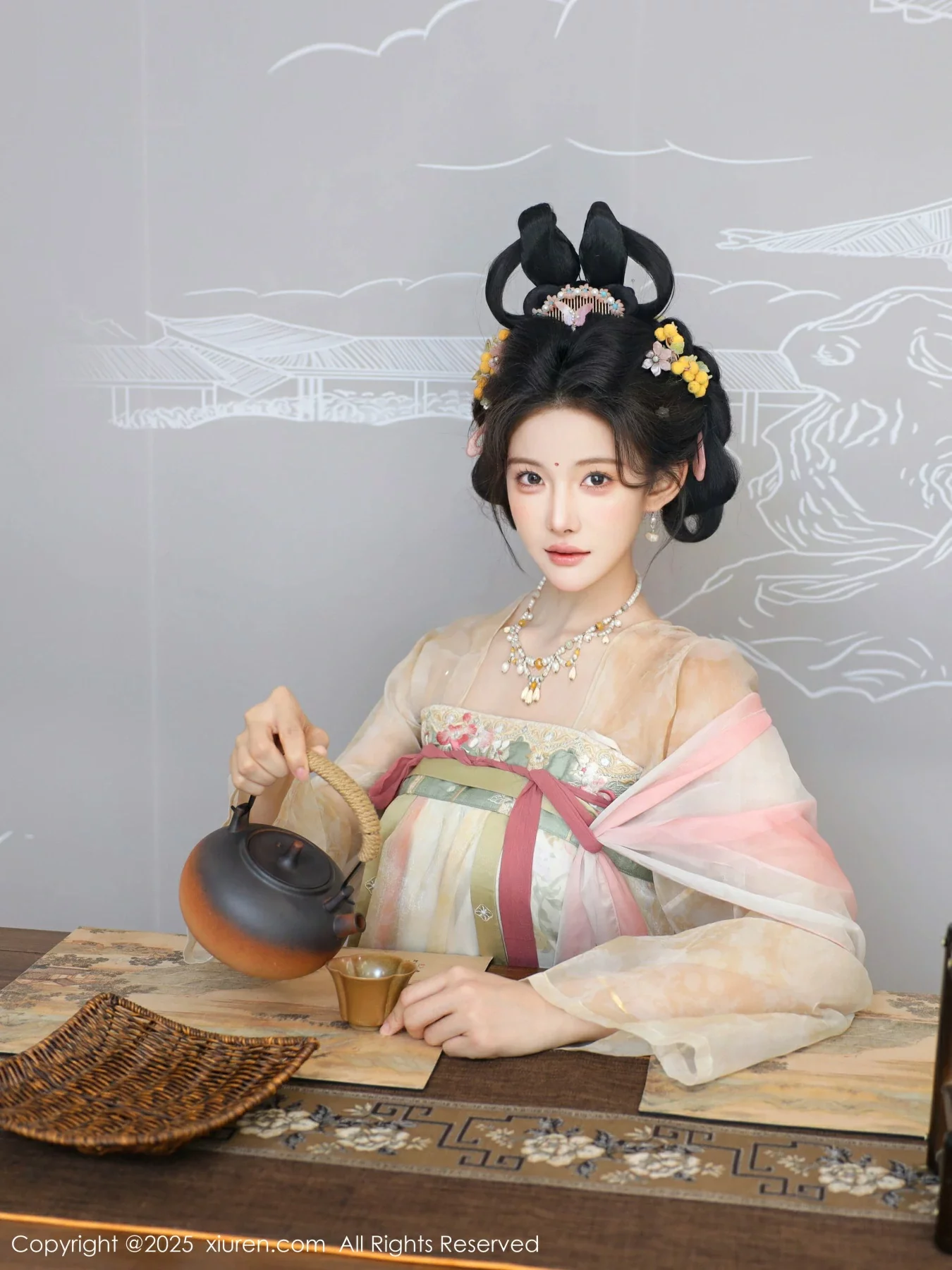 Lishuang'er Classical themed sexy light-colored ancient costume show voluptuous figure charming beautiful legs photo set 82P 2