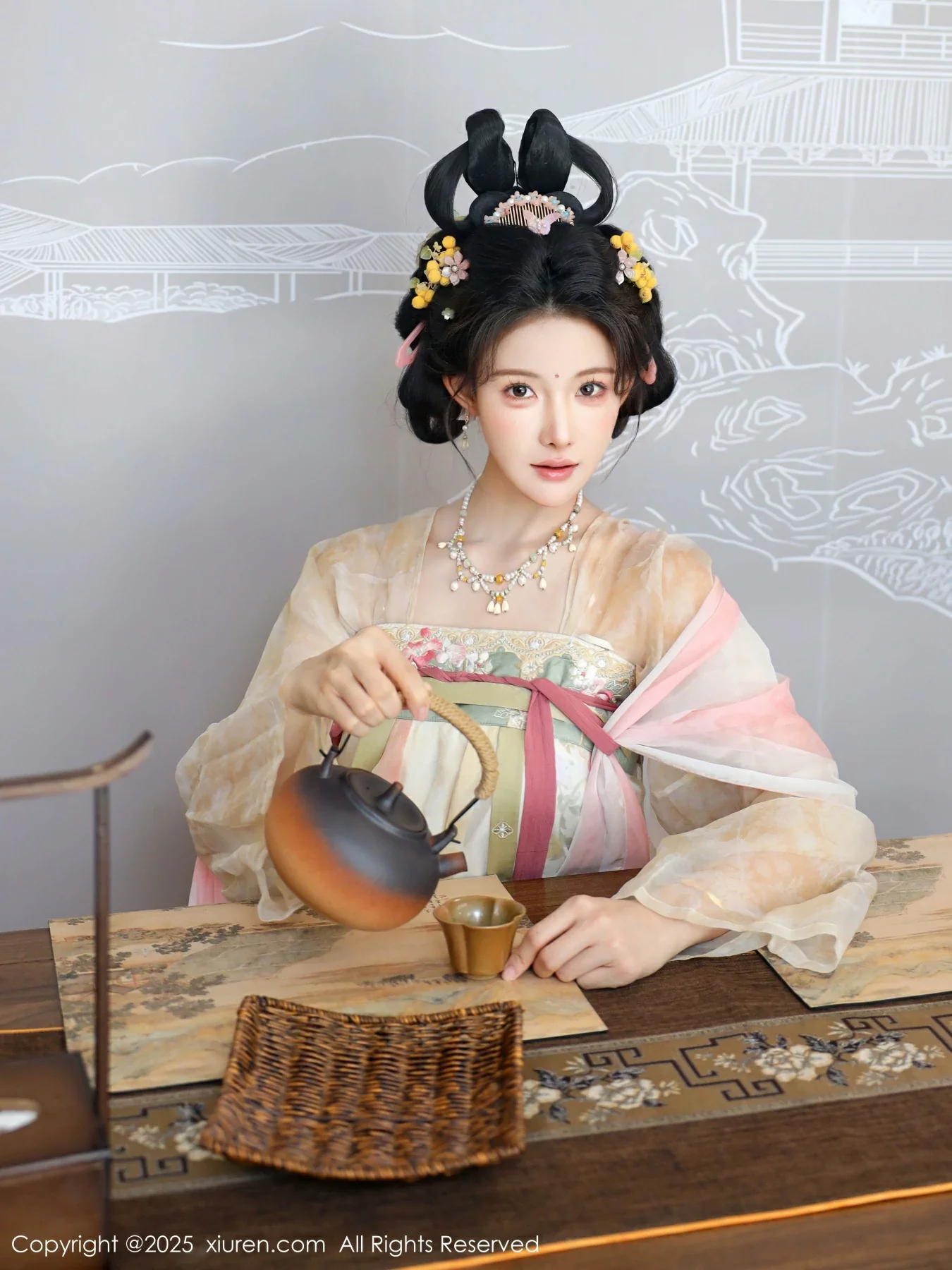Lishuang'er Classical themed sexy light-colored ancient costume show voluptuous figure charming beautiful legs photo set 82P 3