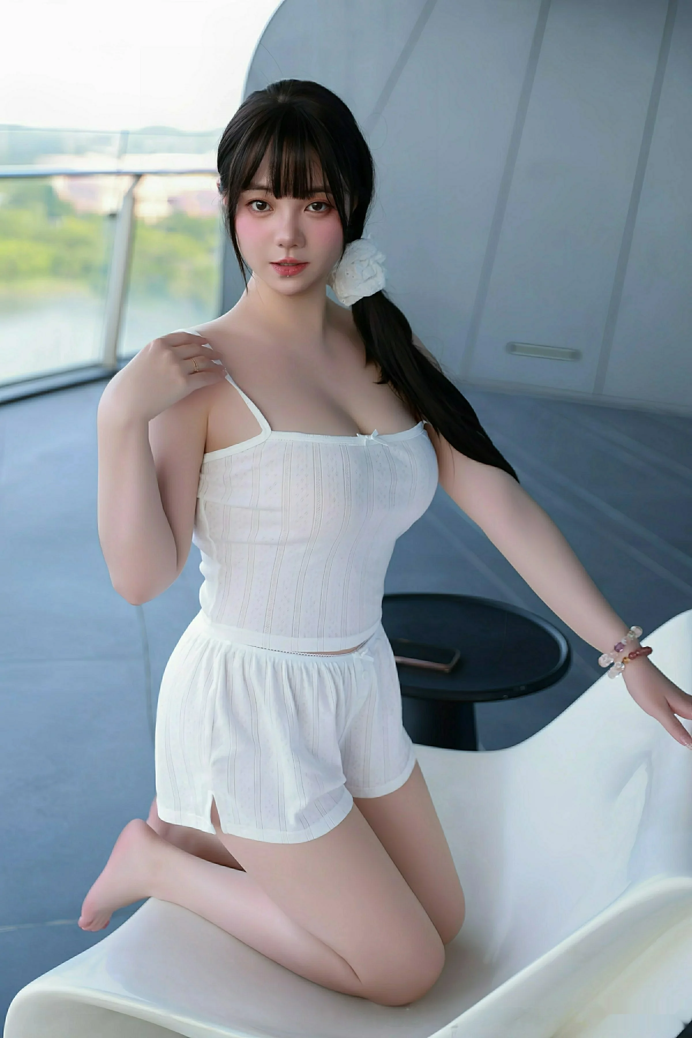 软情性感白色低胸吊带配白色短裤秀丰腴身姿撩人绝美写真70P 7