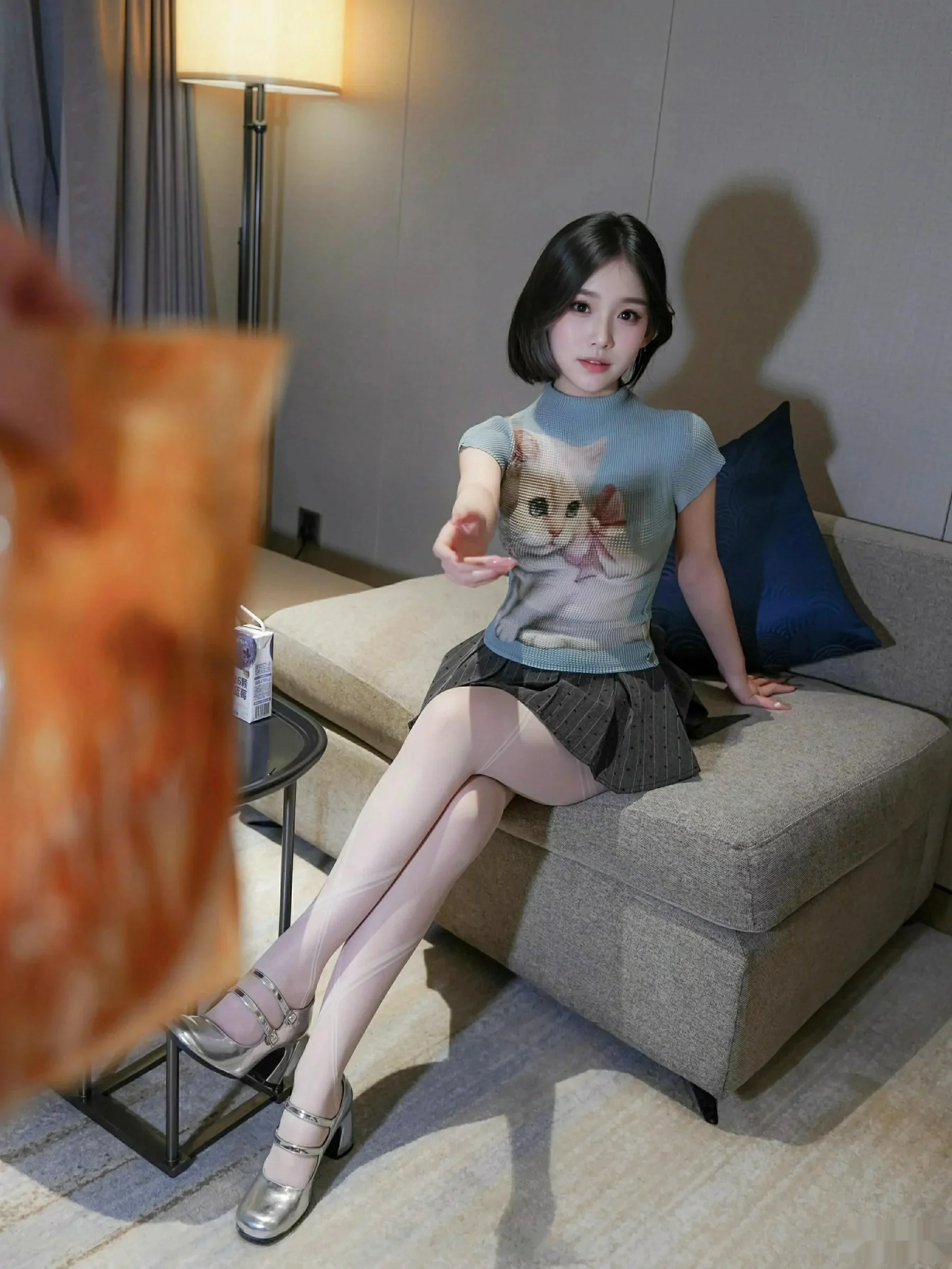 汁汁性感JK服饰露灰色内衣配白色丝袜秀曼妙身材绝美写真70P 6