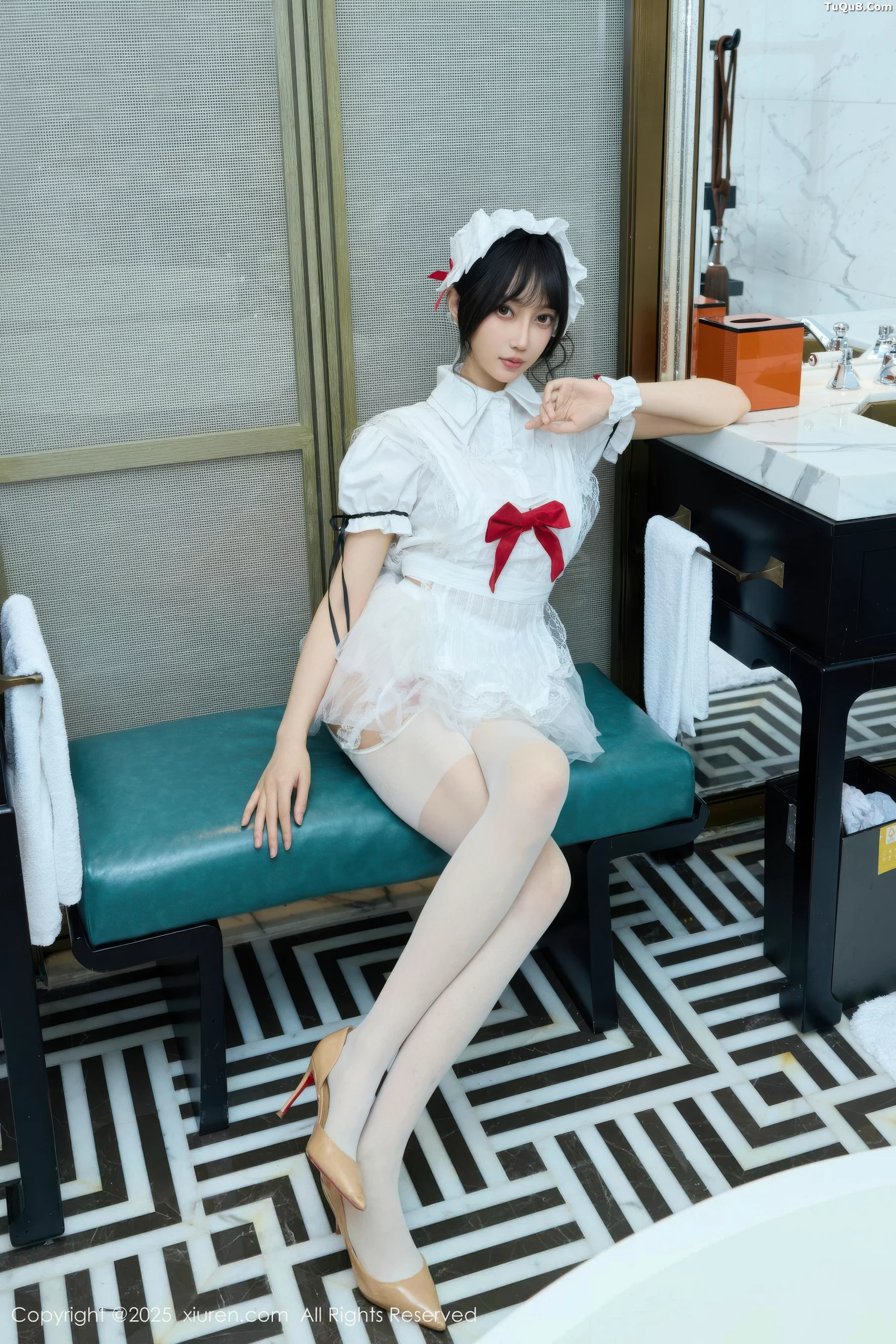 玥儿玥er性感萝莉女仆装配白丝吊袜秀完美身材迷人绝美写真64P 8