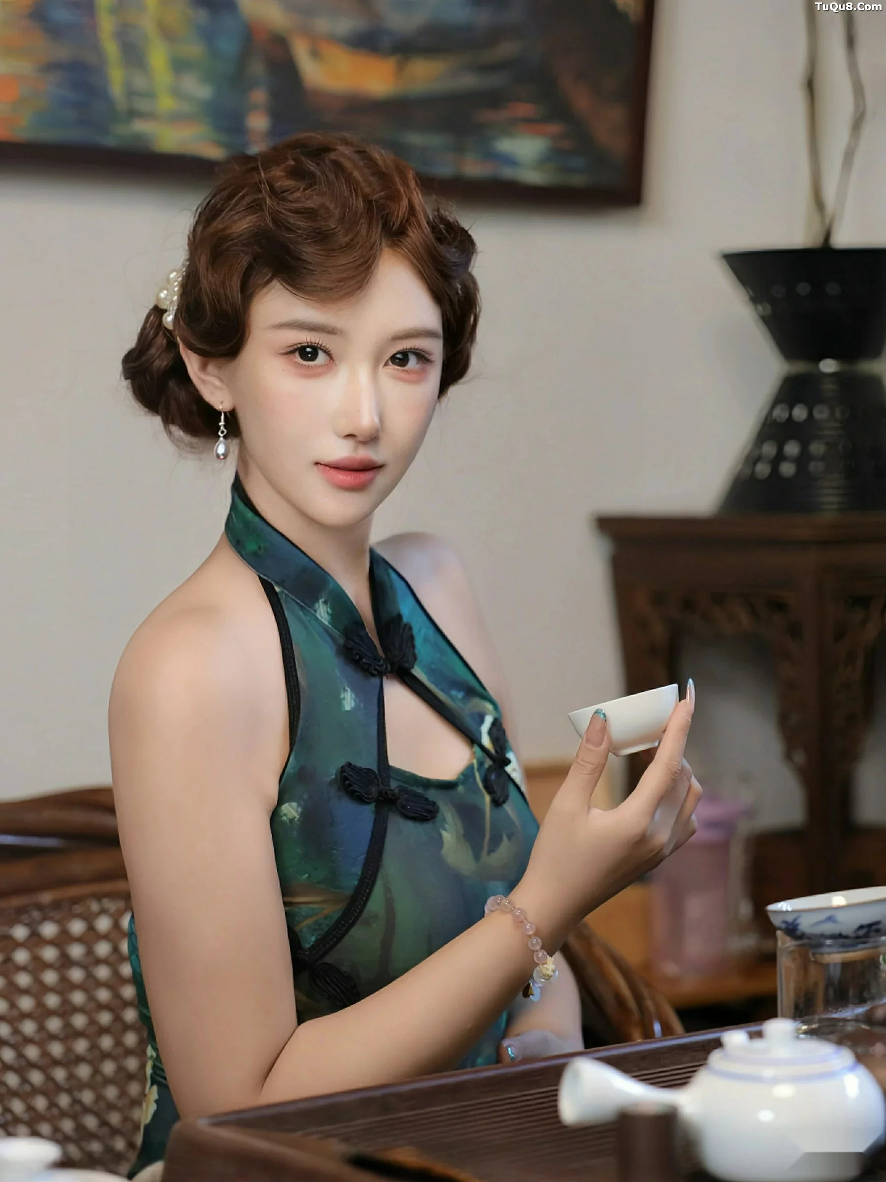 金允希Yuki性感绿色旗袍配超薄肉丝秀丰腴身材迷人绝美写真78P 5